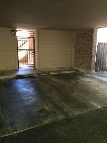 This listing says “Garages: 2.” Technically, these are two spaces inside a garage, so it’s not wrong! There’s just no way to differentiate between this and a separate garage in home searches.